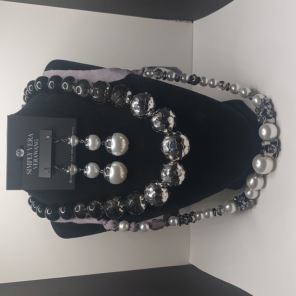 Simply Vera by Vera Wang Chunky Bead Statement Jewelry Display Samples Lot of 3